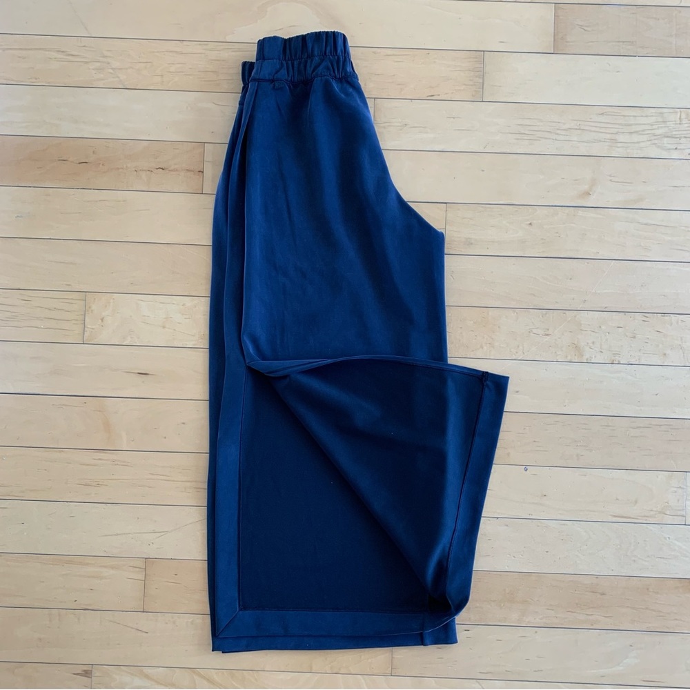 EUC 🍋 Lululemon Seek Softness Mid Rise Crop - Picture 7 of 9